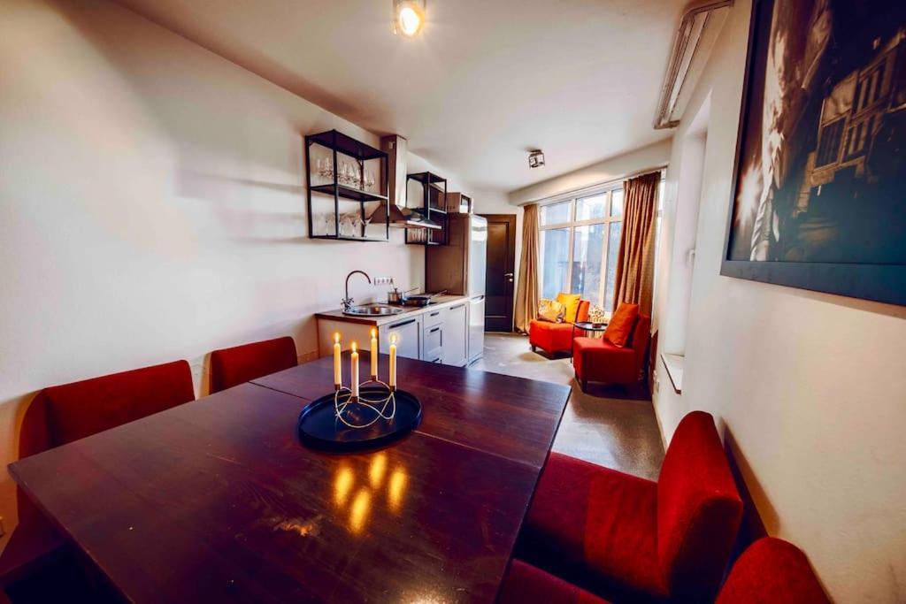 Lovely 3bd - Rooftop - Jacuzzi&sauna * Prag